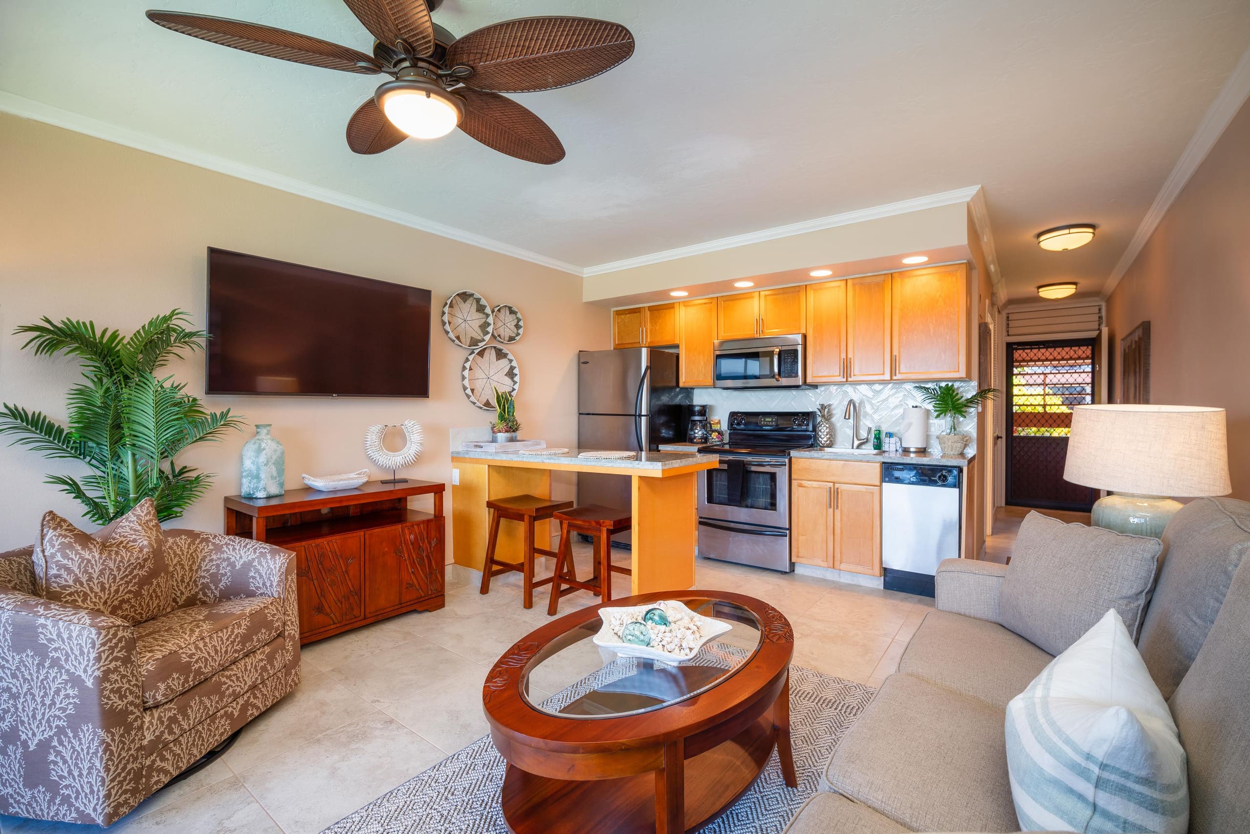 Condo in Lahaina · ★4.98 · 1 bedroom · 1 bed · 1 bath - Image 2