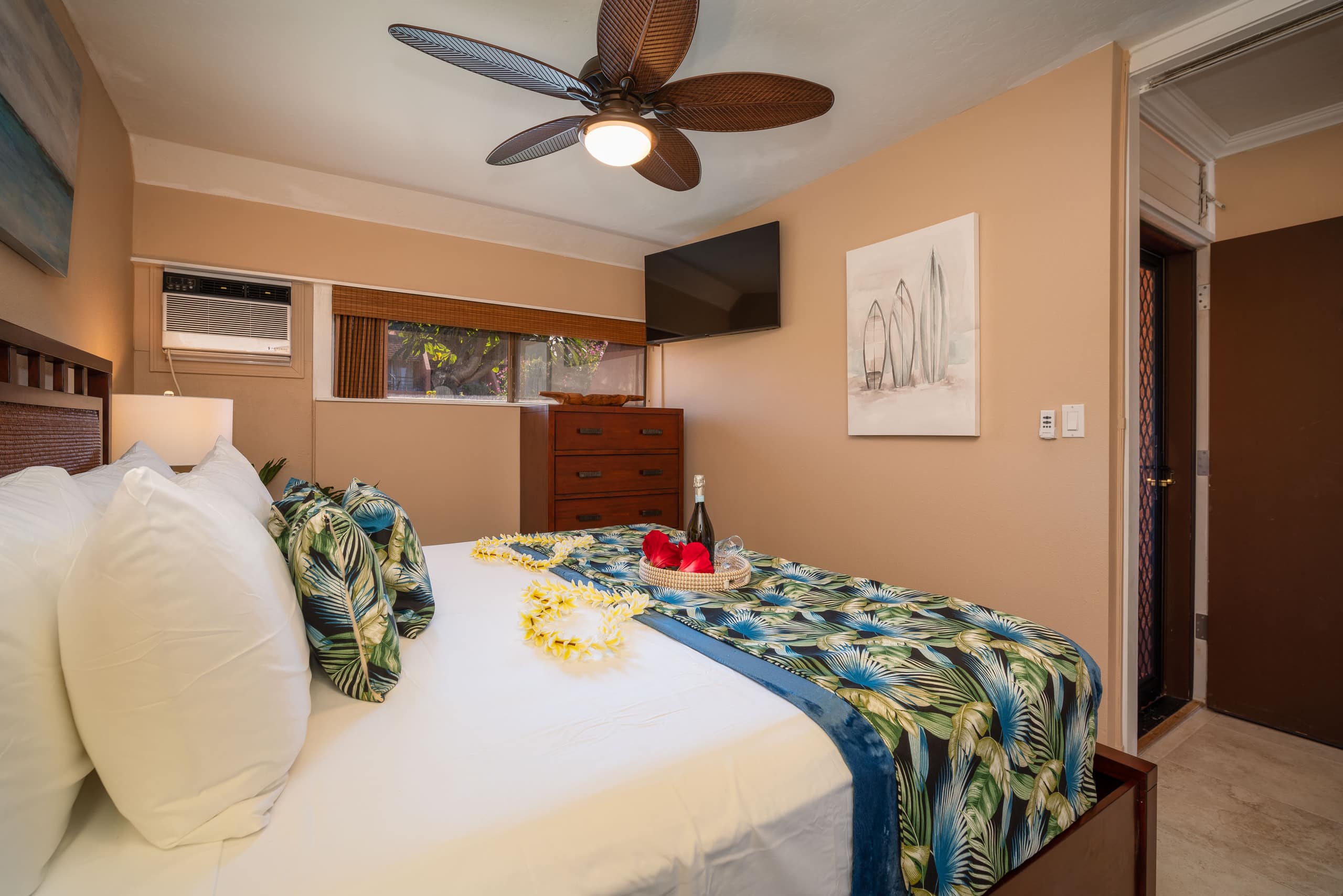 Condo in Lahaina · ★4.98 · 1 bedroom · 1 bed · 1 bath - Image 9
