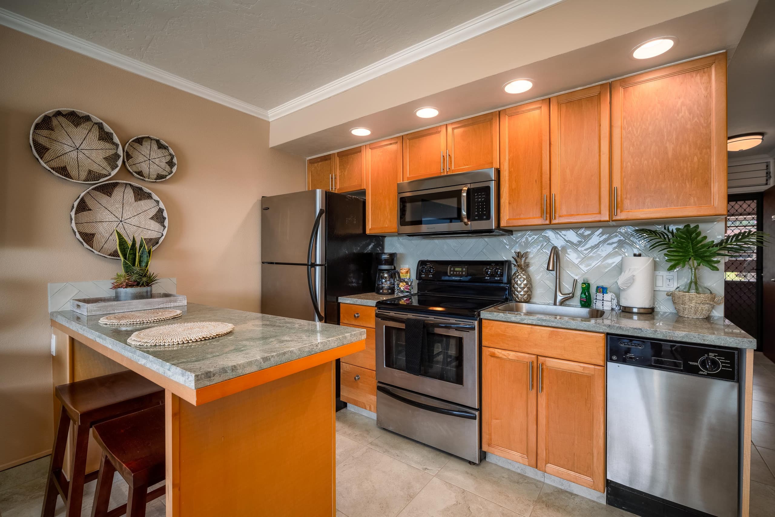 Condo in Lahaina · ★4.98 · 1 bedroom · 1 bed · 1 bath - Image 4