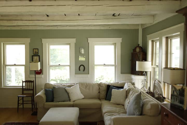 Mountain Farmhouse W/ Hot Tub; 10 Mins To Hiking! - Littleton, NH