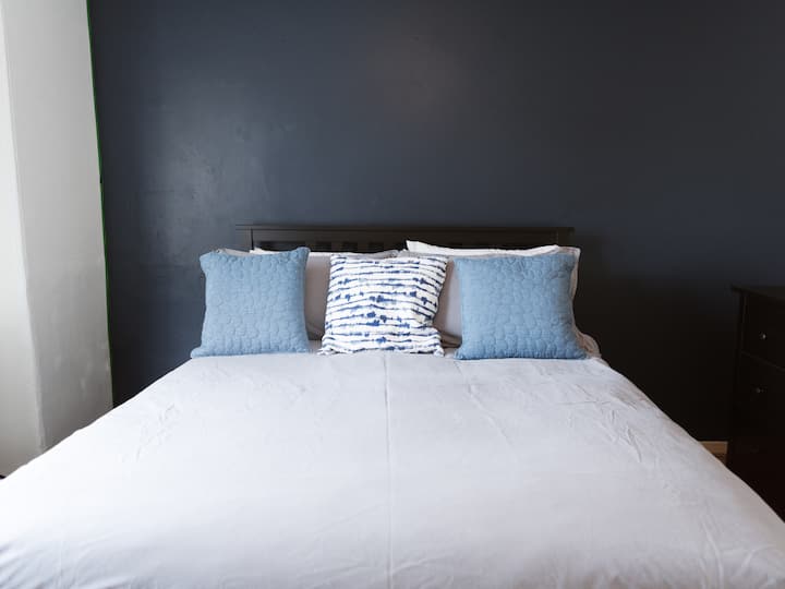 Bright, Cosy & Comfy Paisley, near Airport & Train Apartments for