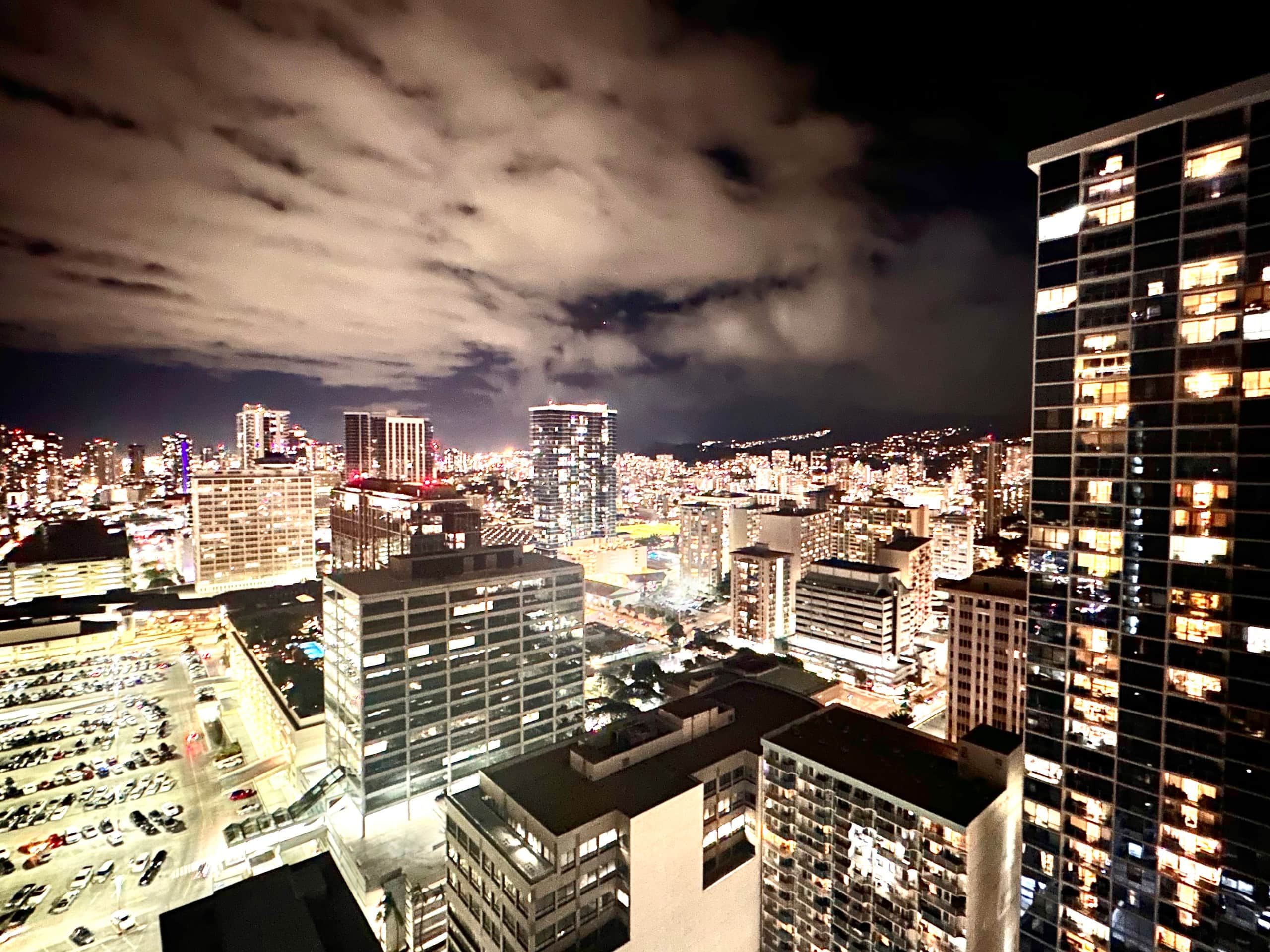 Condo in Honolulu · ★4.95 · Studio · 2 beds · 1 private bath - Image 23