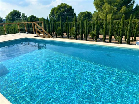 3 double en-suite bedroom villa with swimming pool