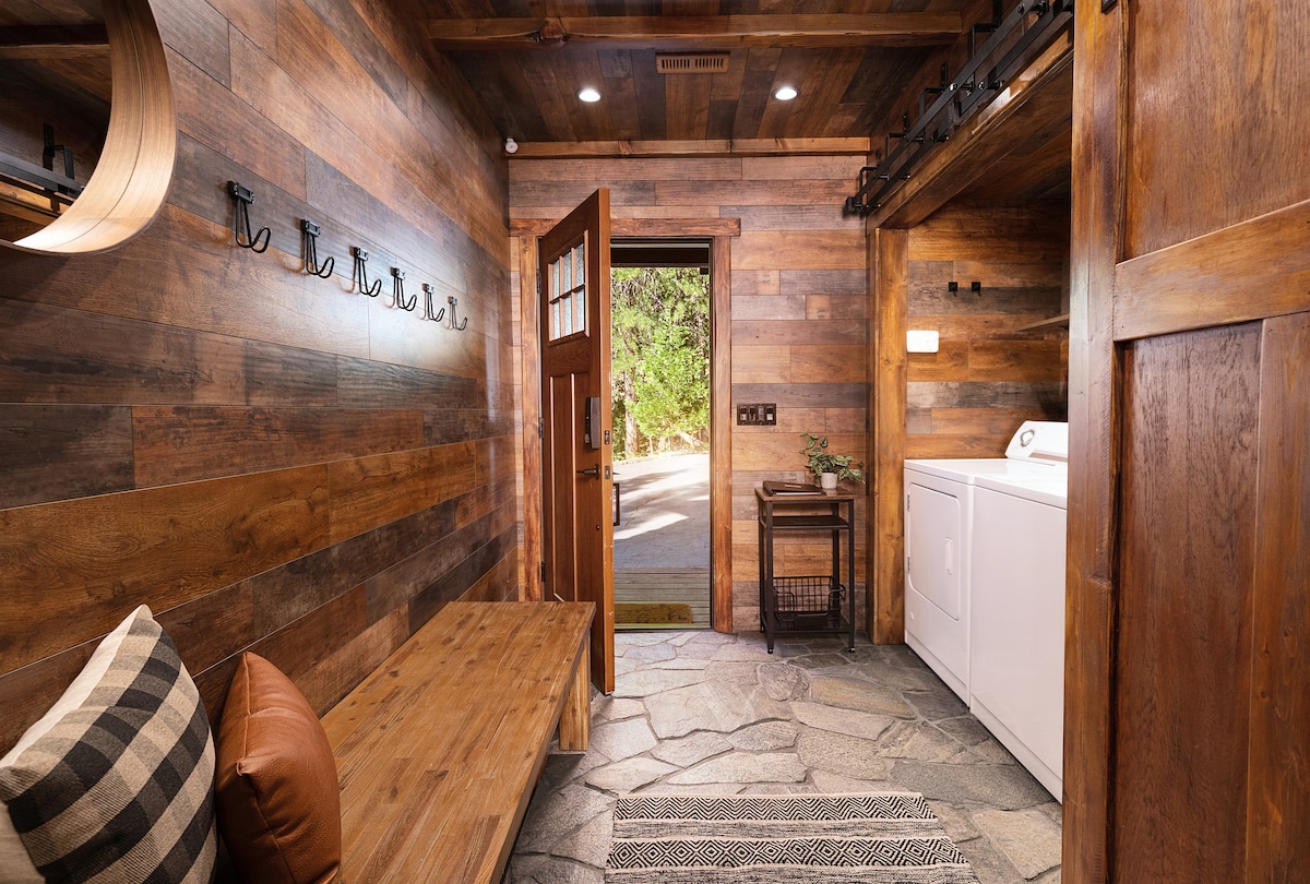 Step inside Woodhaven cabin from the 5-car parkway into the newly remodeled entryway / mudroom.