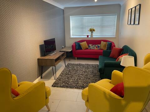 Beautiful & Modern 7 bedroom property - Sleeps 12