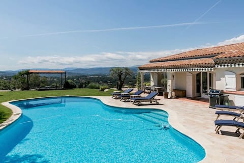 Beautiful Romantic Villa with Spectacular View