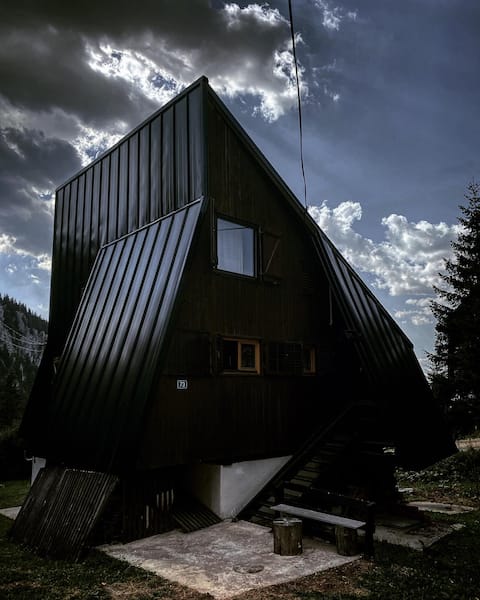 Luxury cabin with indoor fireplace