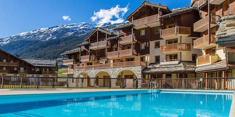 Ski-in/out apartment, 6 people, 4* chalet, pool, jacuzzi