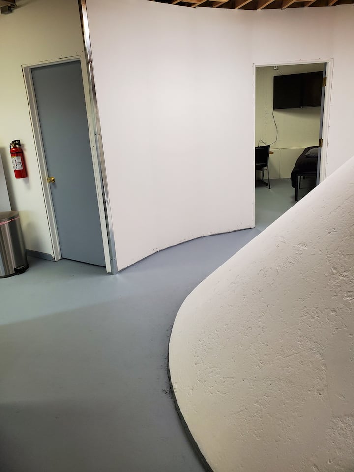 Guest Room and Support Column Base