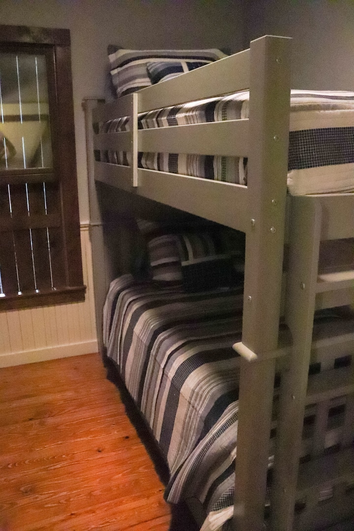 Bed room 3 with Bunkbed and trundle bed.