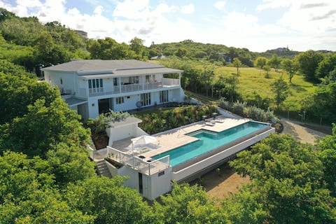 Villa Imuhar - Ocean View. Private Chef Optional