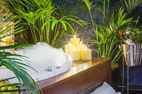 Popular Airbnb listing: Indulge Couples Private Retreat Double Spa & Fire in Mornington
