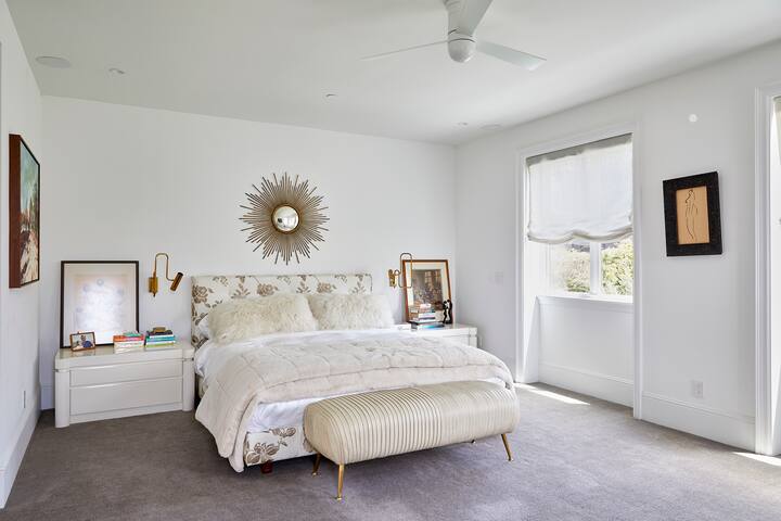 Modern Victorian in Cow Hollow gallery image 4