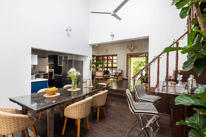 Dining area image 3