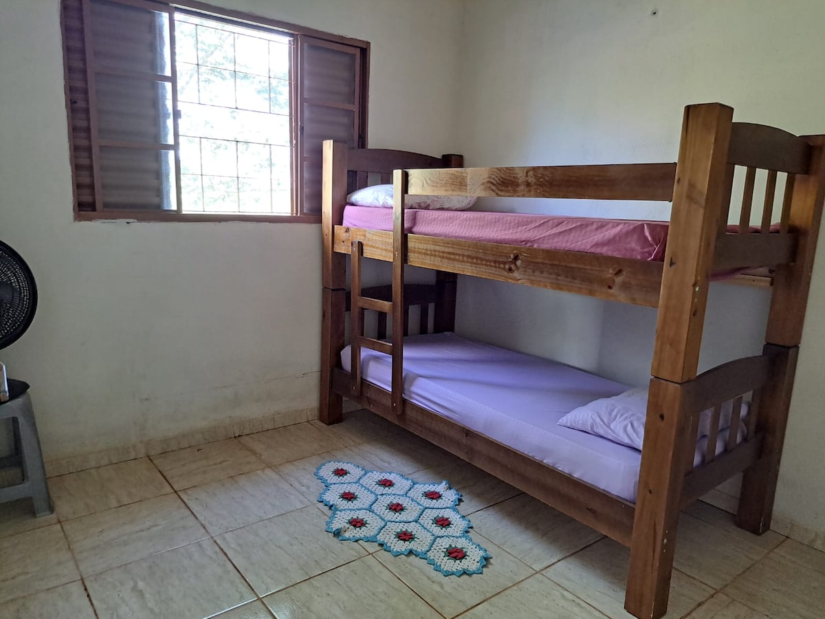 Спалня 2

1 двуетажно легло.