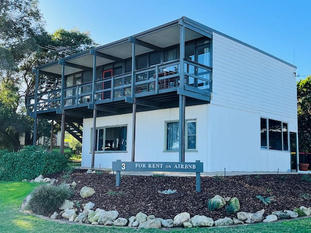 The Beachcomber Moore River – Guilderton, WA