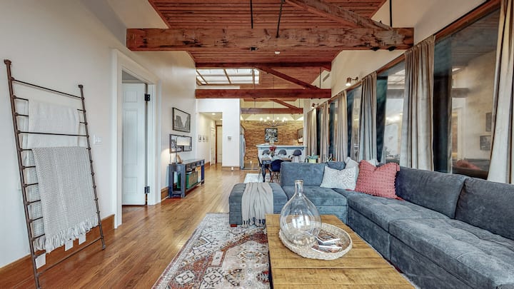 Bay View Penthouse in Historic Old Town Eureka