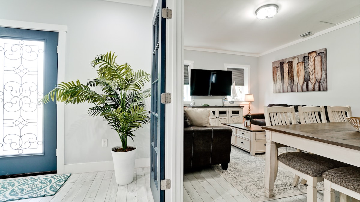 ห้องสำหรับครอบครัวมีโซฟาขนาดใหญ่ 2 ตัวสมาร์ททีวีขนาด 65 "และโต๊ะรับประทานอาหารเพิ่มเติมพร้อมเก้าอี้ 6 ตัว  มีที่พักที่สะดวกสบายมากมายพร้อมต้อนรับผู้เข้าพักทุกคน 