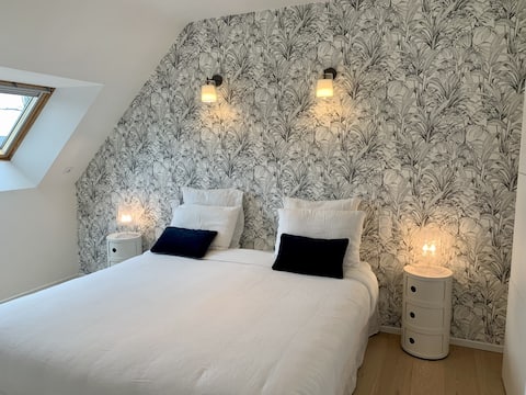 Large house close to the port and the center.