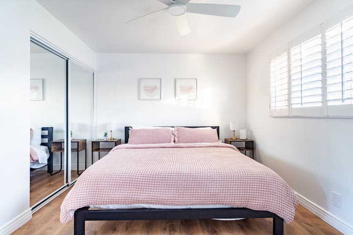 Dormitorio 1, cama tamaño king Casper.