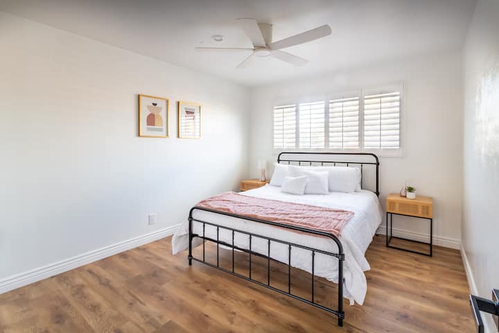 Dormitorio 3, cama tamaño queen Casper.
