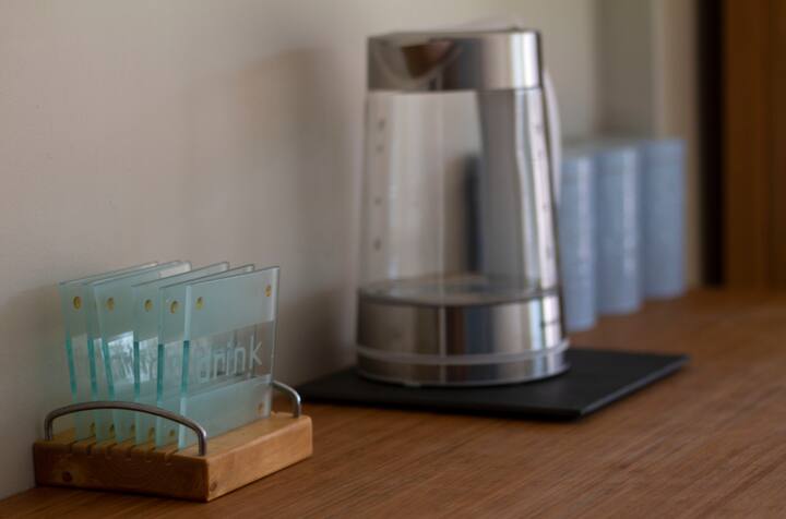 Breakfast bar