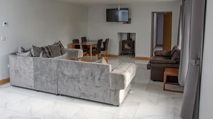 Spacious Modern  7 Ensuite Bedroom House. - Mullingar