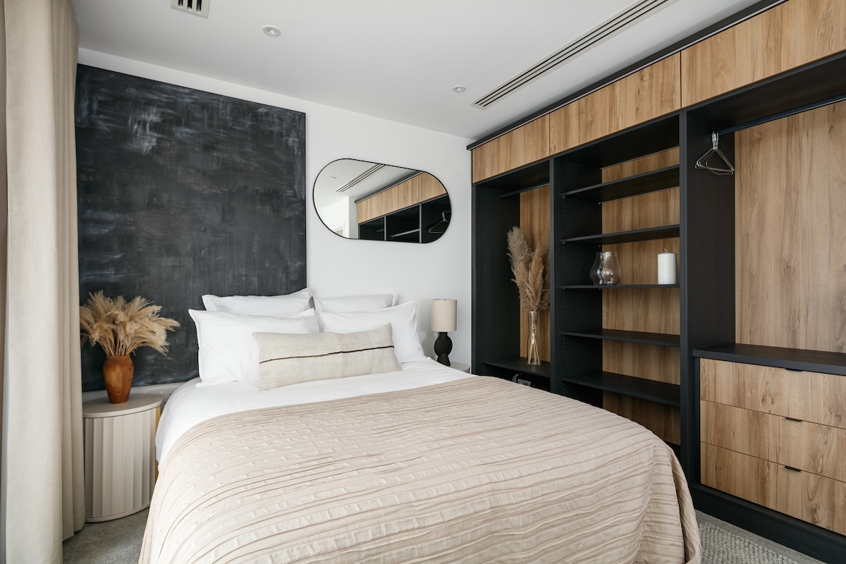 Chumba cha kulala cha kiwango cha juu kilicho na chumba cha kulala