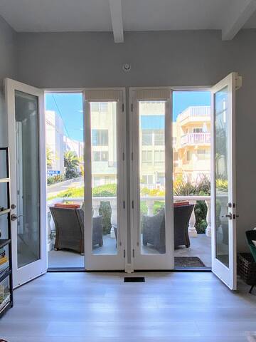 Beach House, 50 feet from the sand, 3 br/3ba gallery image 2