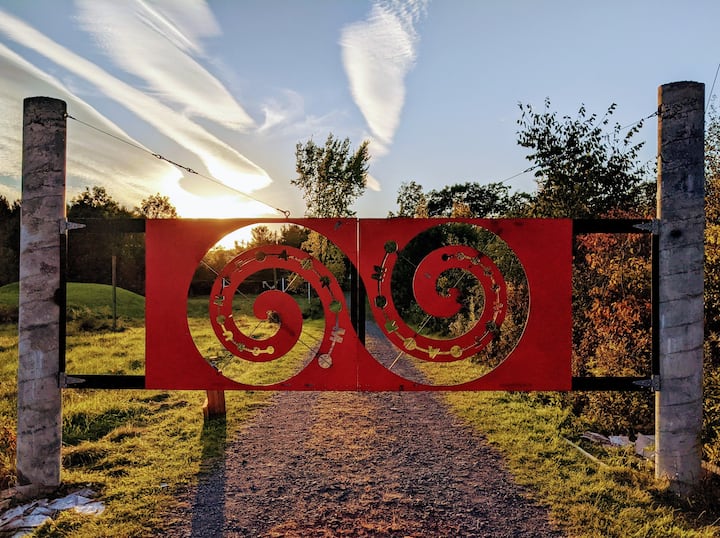Art-nature-architecture Retreat: Spiral Room - Hudson, NY