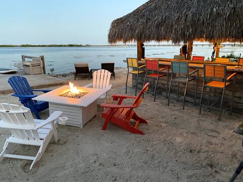 Oceanfront w boat dock/tiki hut-dogs OK