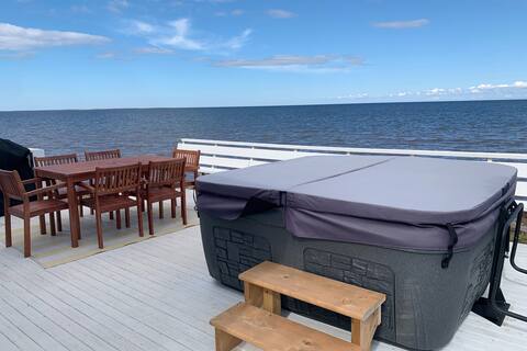 Oceanfront Retreat in the Heart of Acadie!