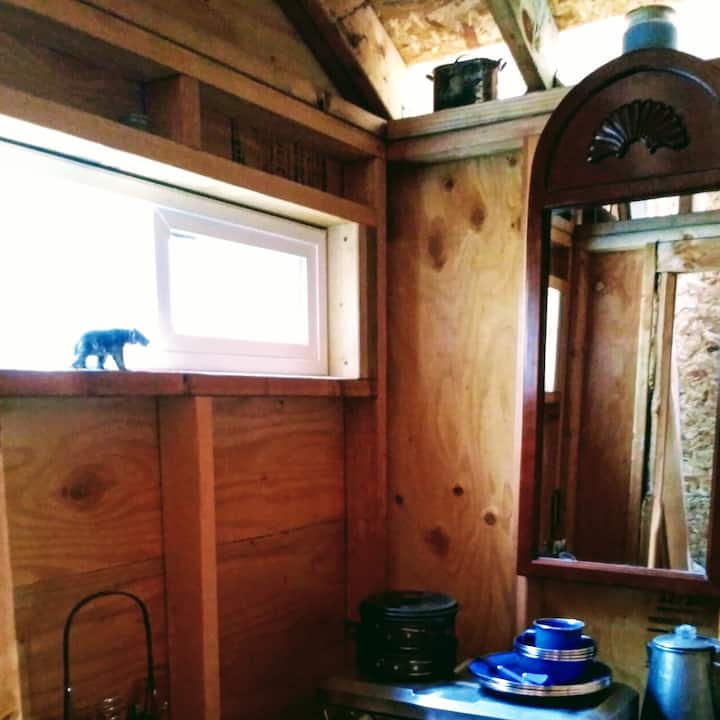 Chickadee's Micro-cabin Near Flathead Lake Montana - Montana