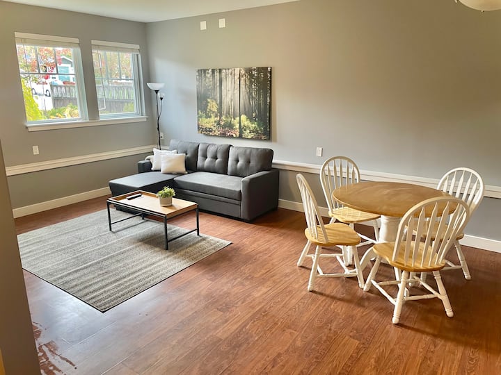 The Strathcona Suite Guest suites for Rent in Campbell River, British