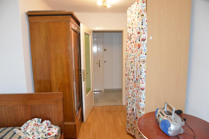 kleines Schlafzimmer ห้องนอนขนาดเล็กห้องนอนขนาดเล็ก