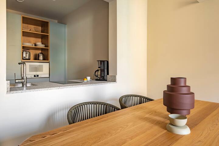 Brand new 2 bedrooms apartment with garden & pool gallery image 4