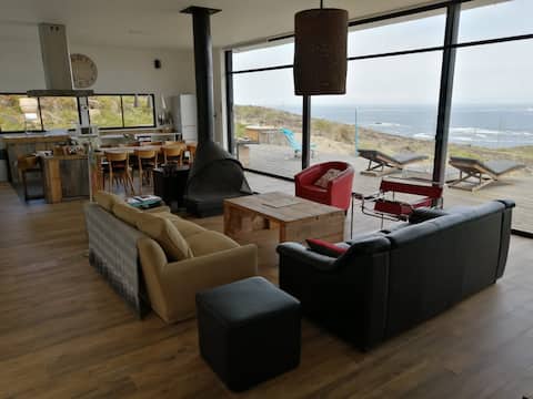 Successful Airbnb property: House to rest. Extraordinary ocean view in Los Vilos