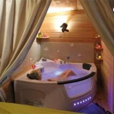 Heavenly Cabin with Balneotherapy Access
