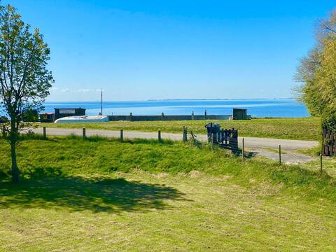 Wonderful family holiday home on the IJsselmeer !
