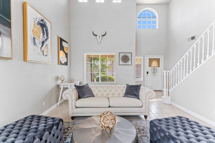 5 BDR, Pool heated*, BBQ, Playground, Games gallery image 2