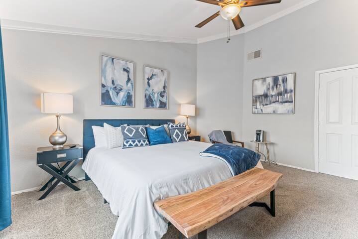 5BR Oasis: Heated Pool, BBQ & Game-Filled Fun! gallery image 3