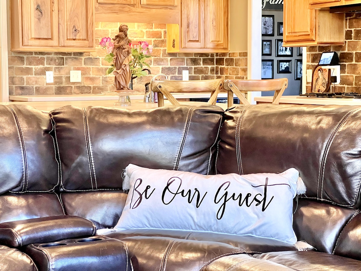 Welkom in ons huis in Aggieland, op 15 minuten van Texas A&M University Kyle Field!