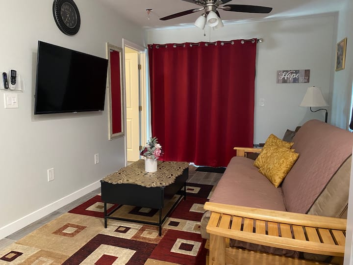 San Diego Newly Built Private Guesthouse (Sleep 4) - El Cajon, CA