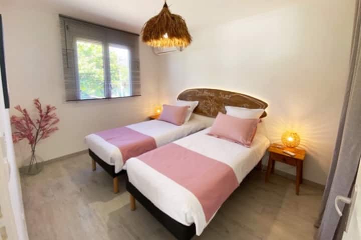 חדר שינה 2
2 מיטות 90x200 תאום 180x200