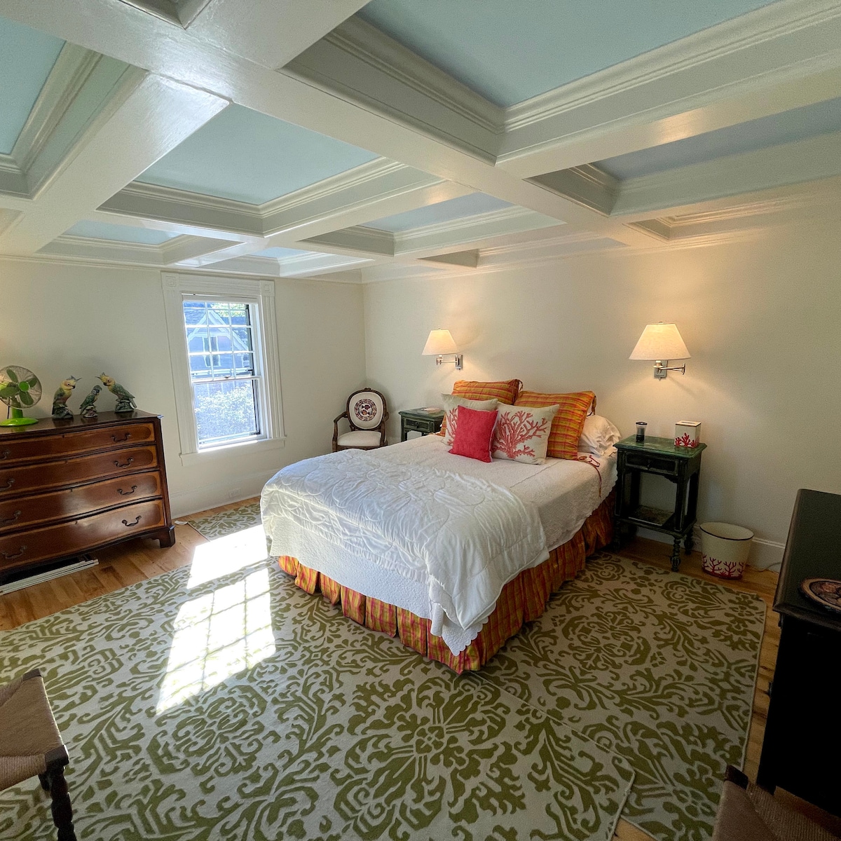 配有标准双人床的主卧