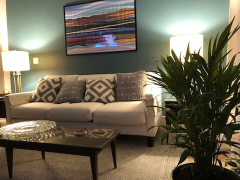 Luxe 1BR Cottage with Private Backyard