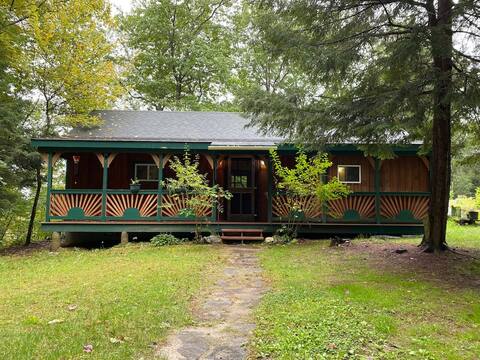 Cozy two bedroom cabin on quiet lot