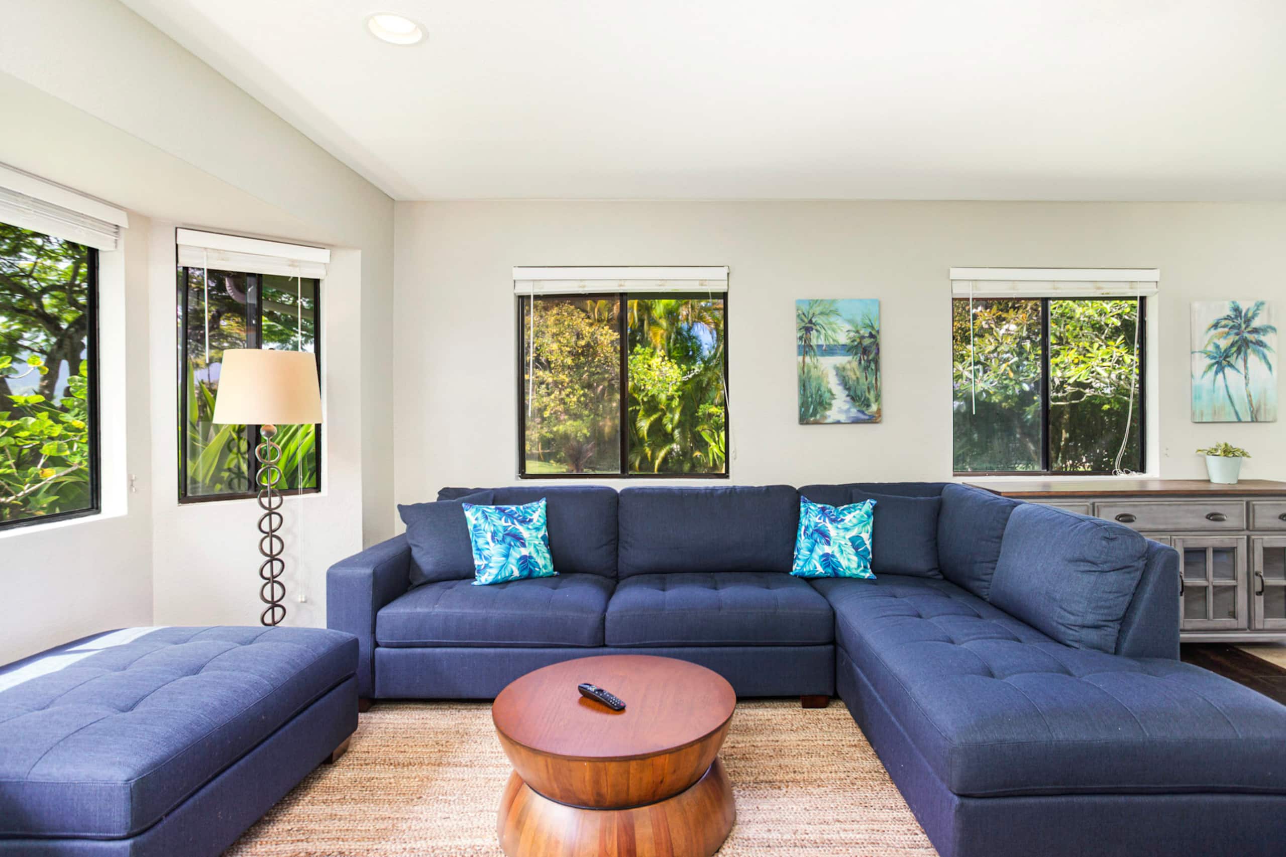 Newly updated 3bdrm - walk to shops & park -AC - Photo 4
