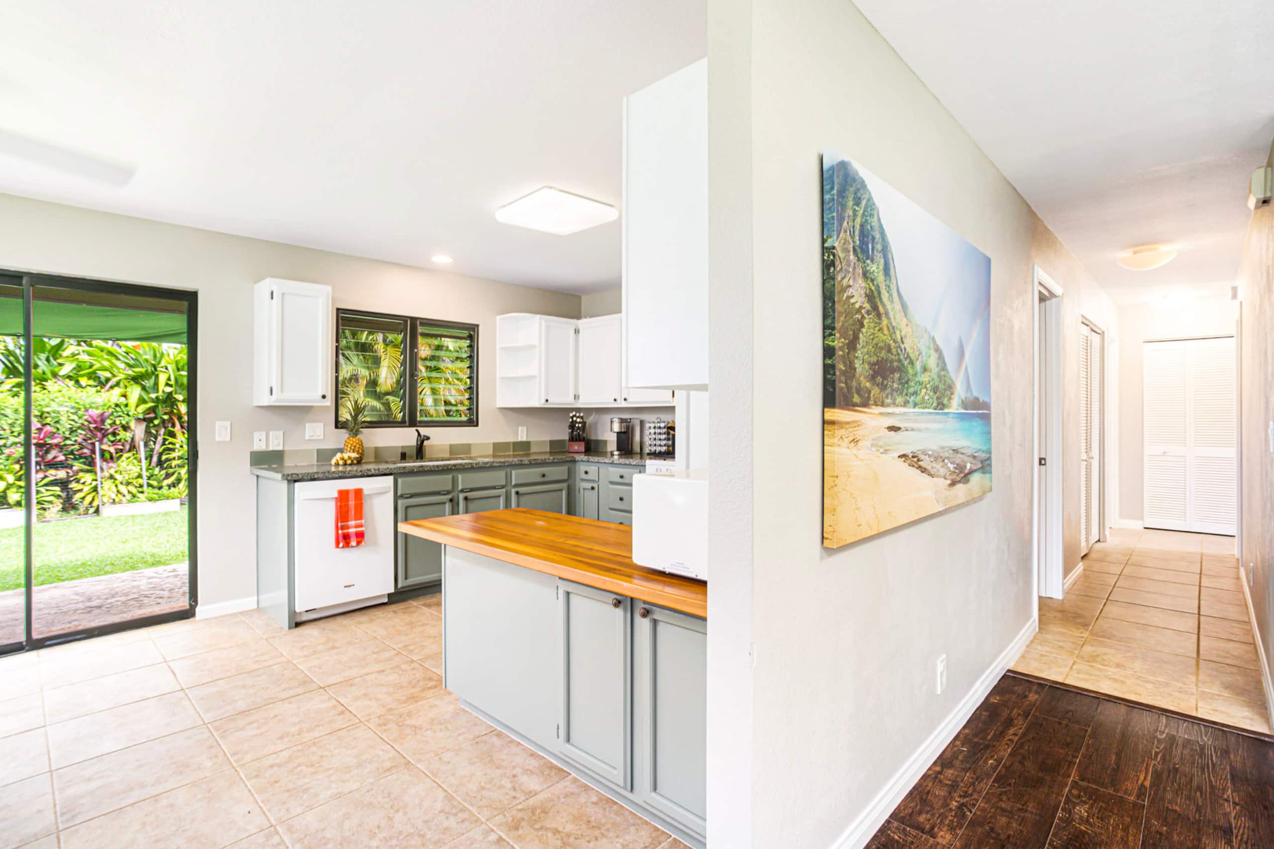 Newly updated 3bdrm - walk to shops & park -AC - Photo 8