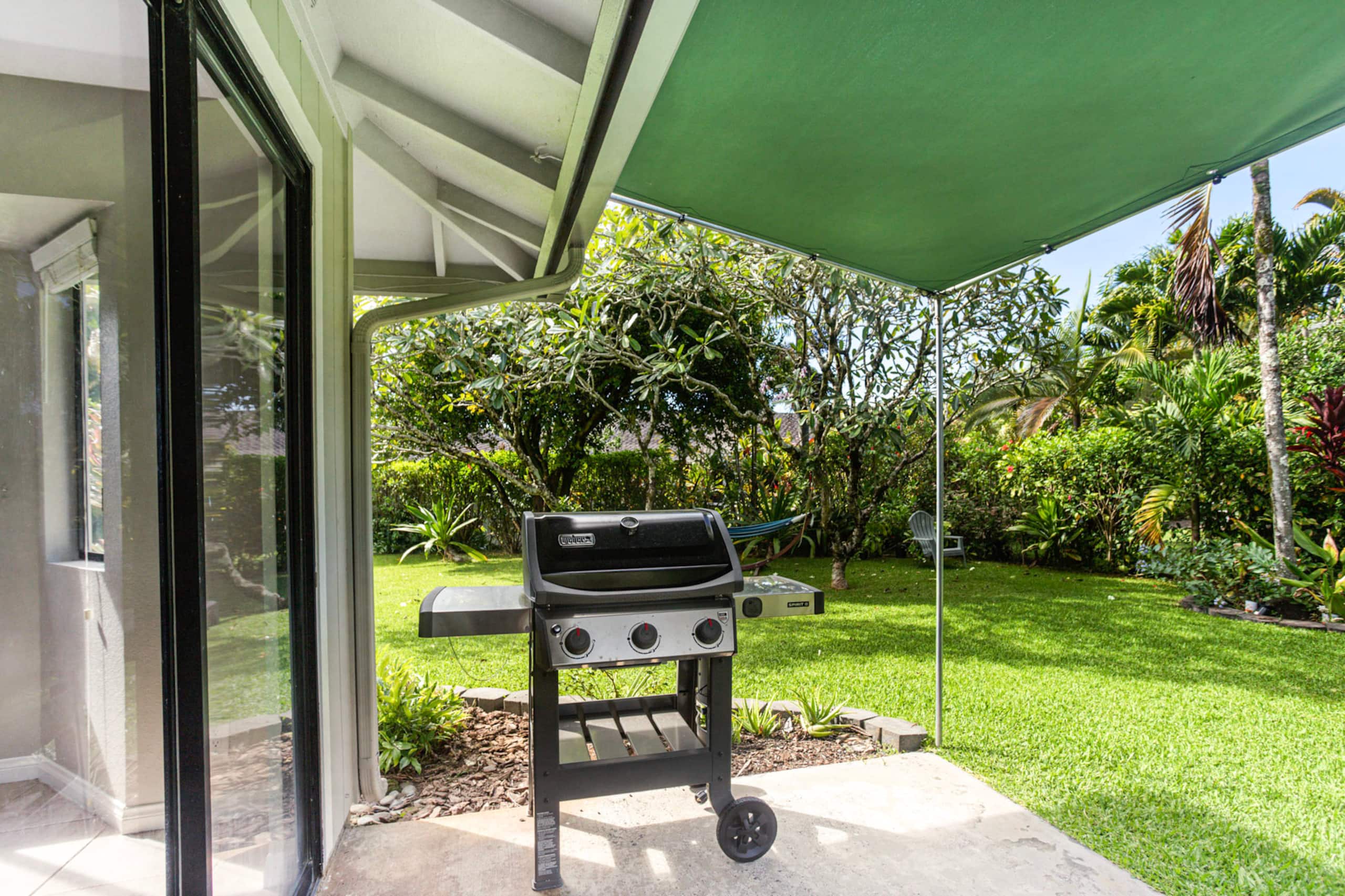 Newly updated 3bdrm - walk to shops & park -AC - Photo 21